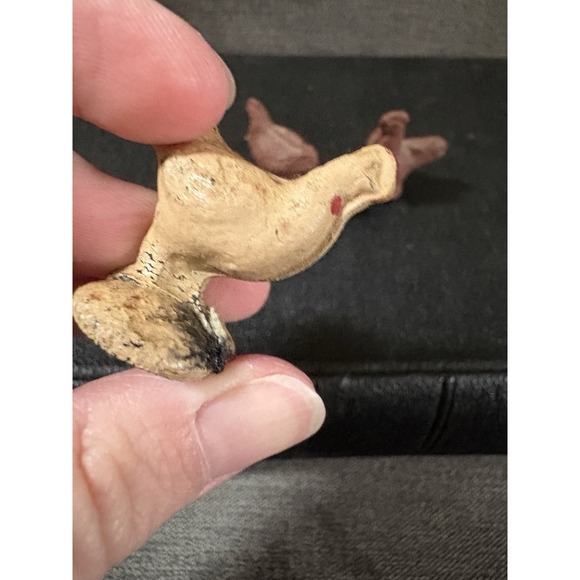 Vintage Rubber Chicken Figurines Primitive Farm Folk Art Style Set 3 Miniatures - Picture 2 of 7